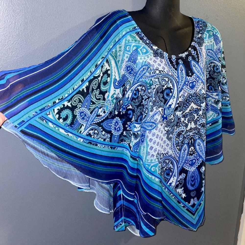Covington 2 piece set. Blue and white Tank Top and sheer matching top